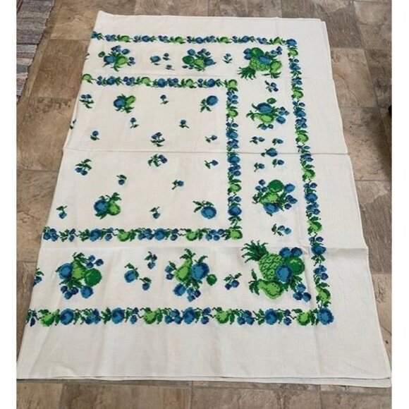 Vintage Linen Rectangular Green & Blue Tablecloth size L: 80” W: 60” - Picture 3 of 3